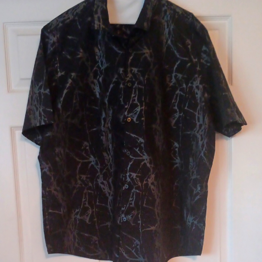 Alfani Black and Gray Patterned Button-Up Shirt